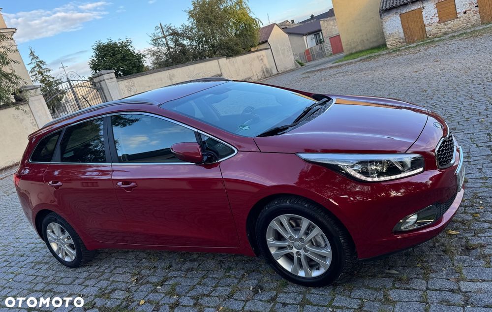Kia Ceed - 12