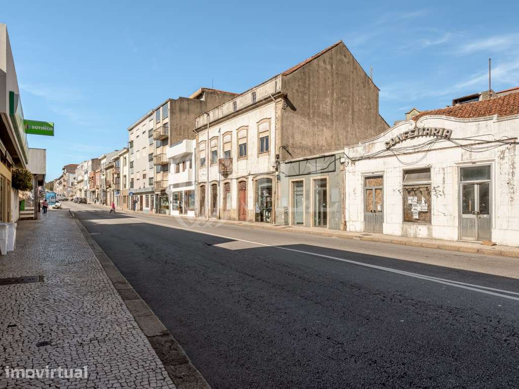 Prédio no centro histórico de Vila do Conde - Grande imagem: 3/31