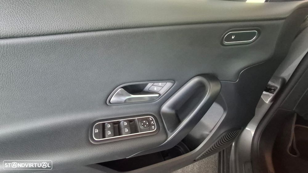 Mercedes-Benz A 200 Standard - 12