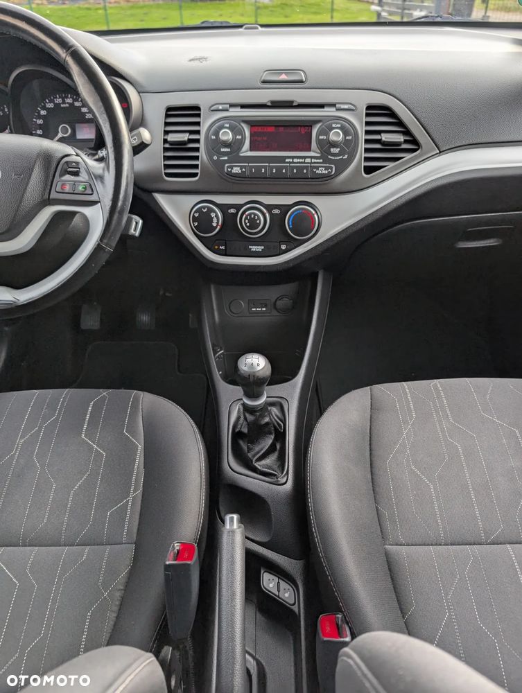 Kia Picanto 1.0 Fifa World Cup Edition - 23