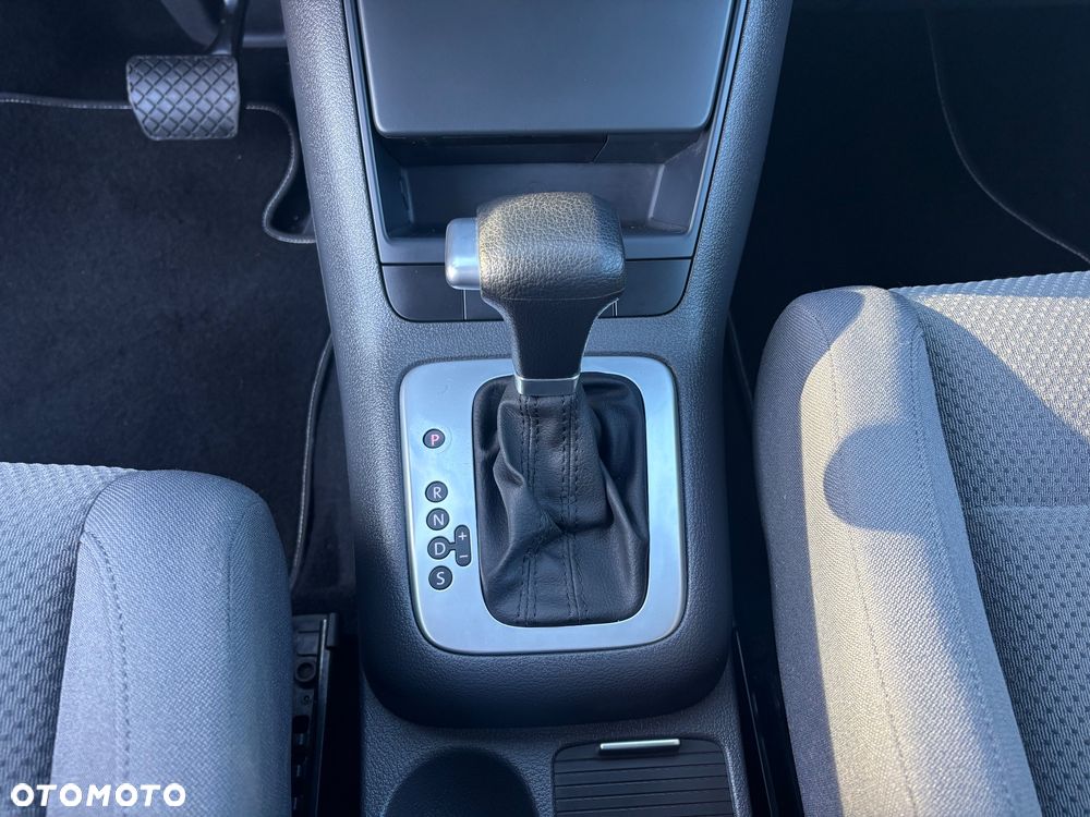 Volkswagen Golf - 36
