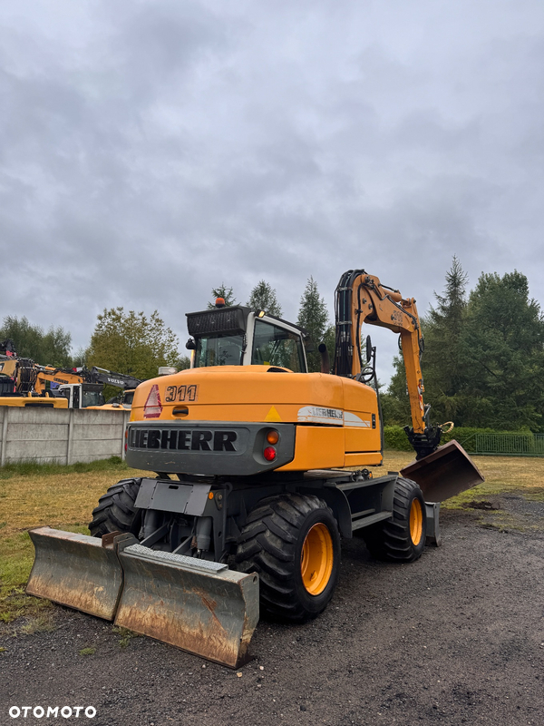 Liebherr A311 Litronic