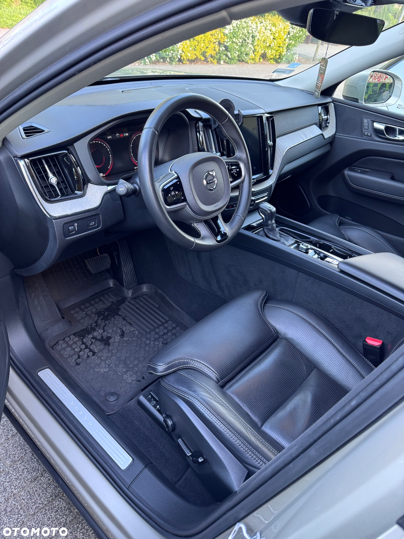 Volvo XC 60 T5 AWD Inscription - 4