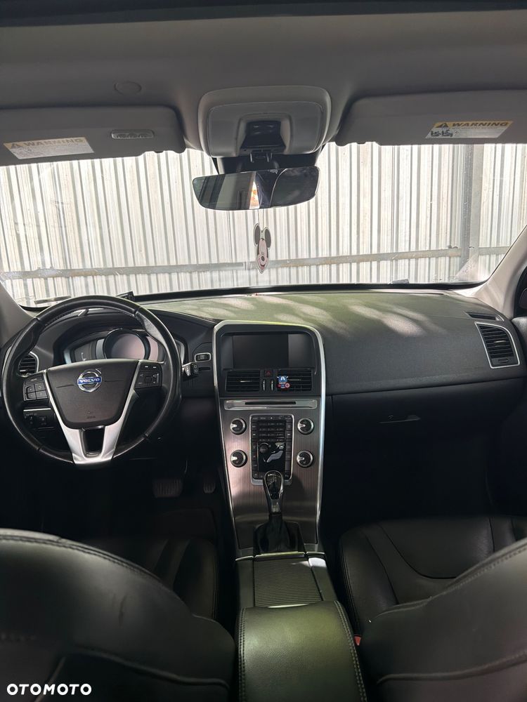 Volvo XC 60 T5 AWD Momentum - 9