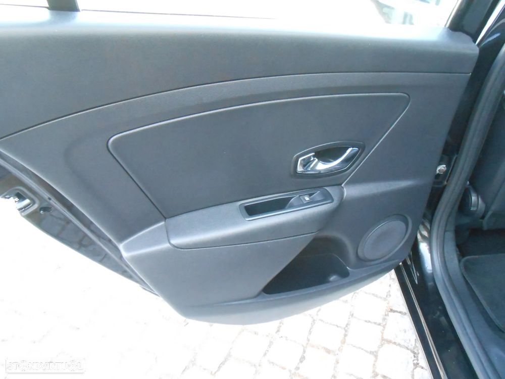 Renault Mégane Sport Tourer 1.5 dCi Zen ECO - 19