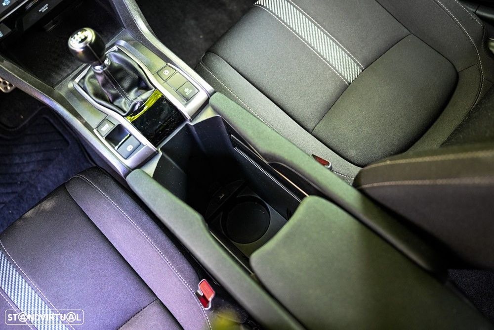 Honda Civic 1.0 i-VTEC Executive - 50