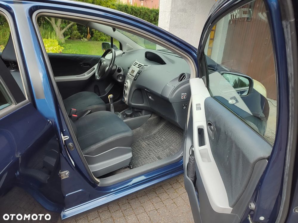 Toyota Yaris 1.0 Luna A/C - 11