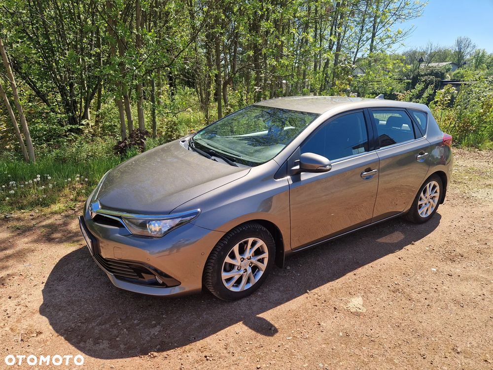 Toyota Auris 1.6 Premium - 1