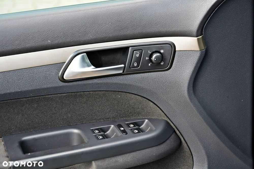 Volkswagen Touran 1.6 Basis - 22