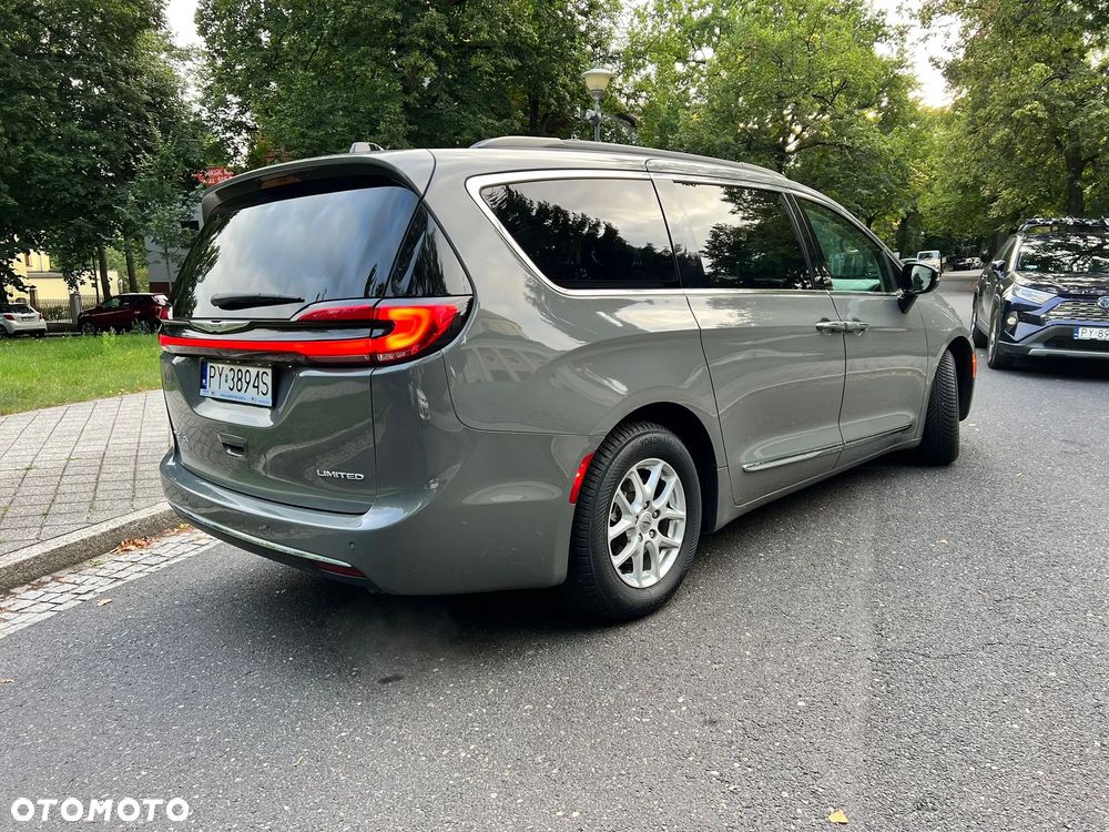 Chrysler Pacifica - 2