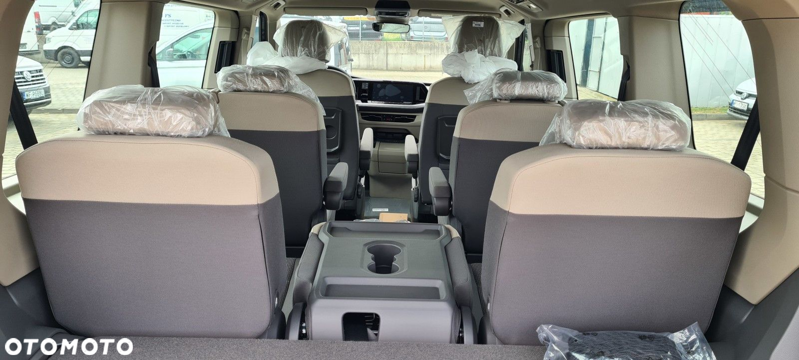 Volkswagen Multivan - 21