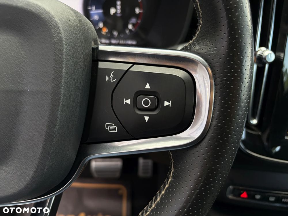 Volvo XC 40 D3 SCR R-Design - 24
