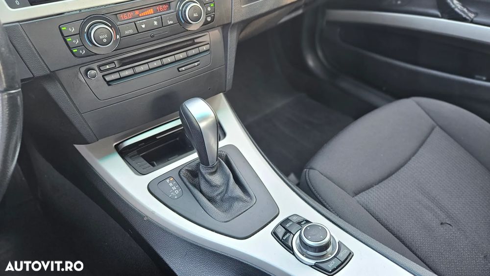 BMW Seria 3 318d Aut. Blue Performance Modern Line - 32