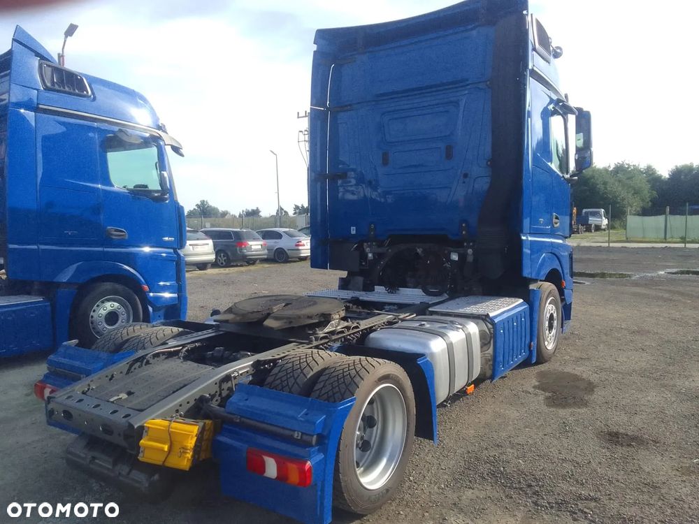 Mercedes-Benz Actros - 7
