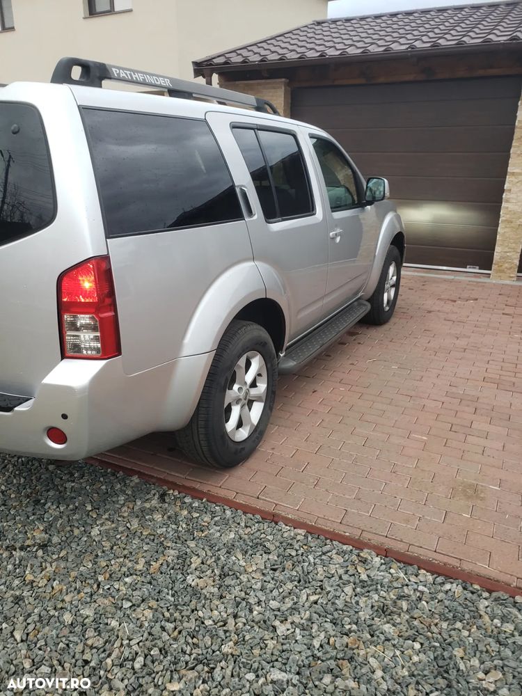 Nissan Pathfinder - 3