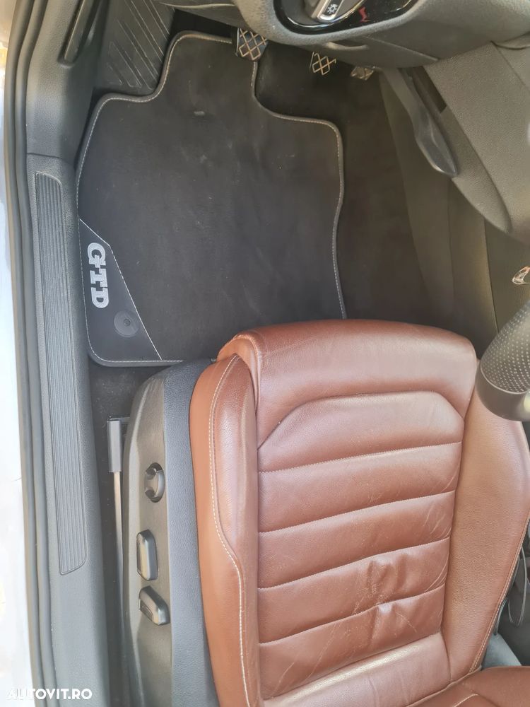Volkswagen Golf - 14