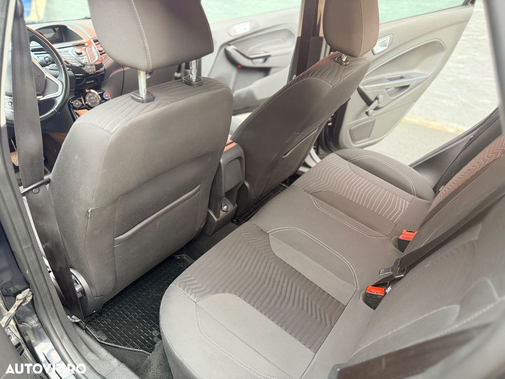 Ford Fiesta - 10