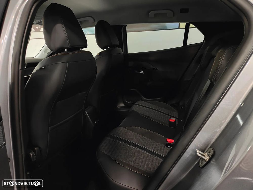 Peugeot 2008 1.2 PureTech Allure EAT8 - 38