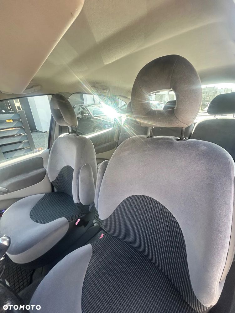 Citroën Xsara Picasso 1.6i 16V SX - 19