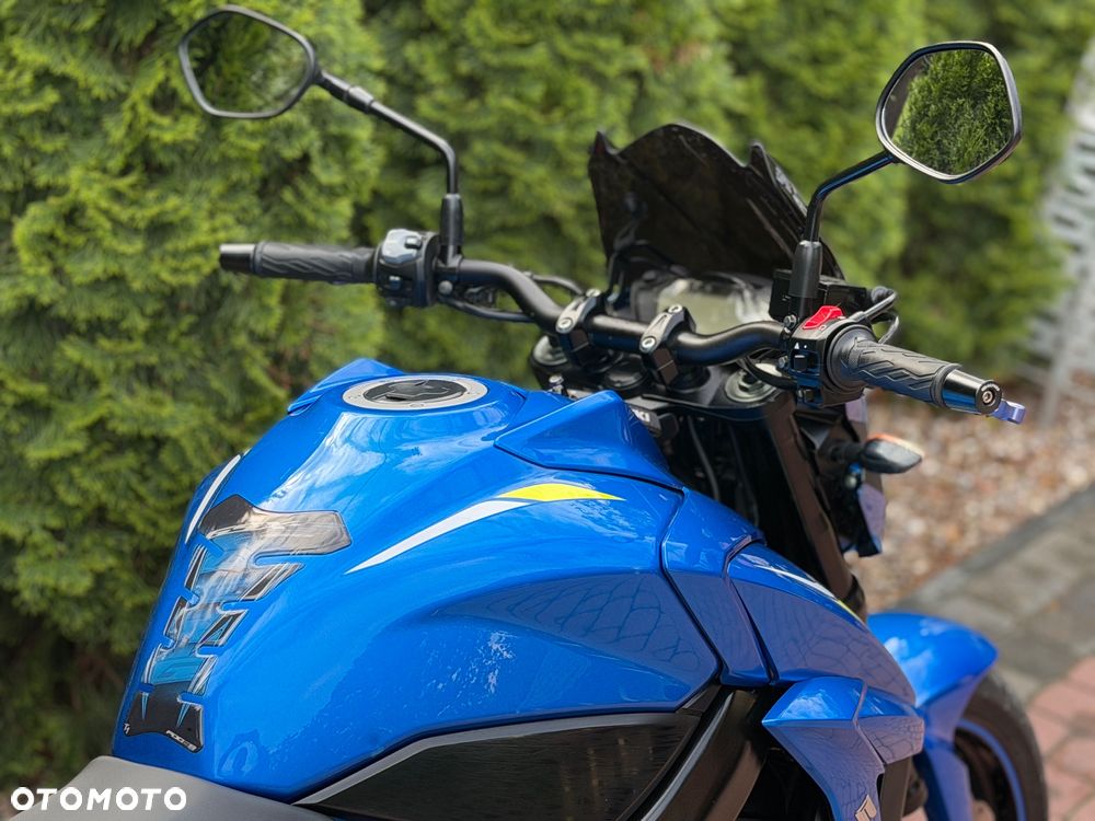 Suzuki GSX - 14