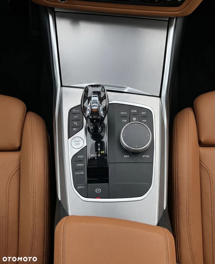 BMW Seria 3 320e PHEV xDrive M Sport sport - 11