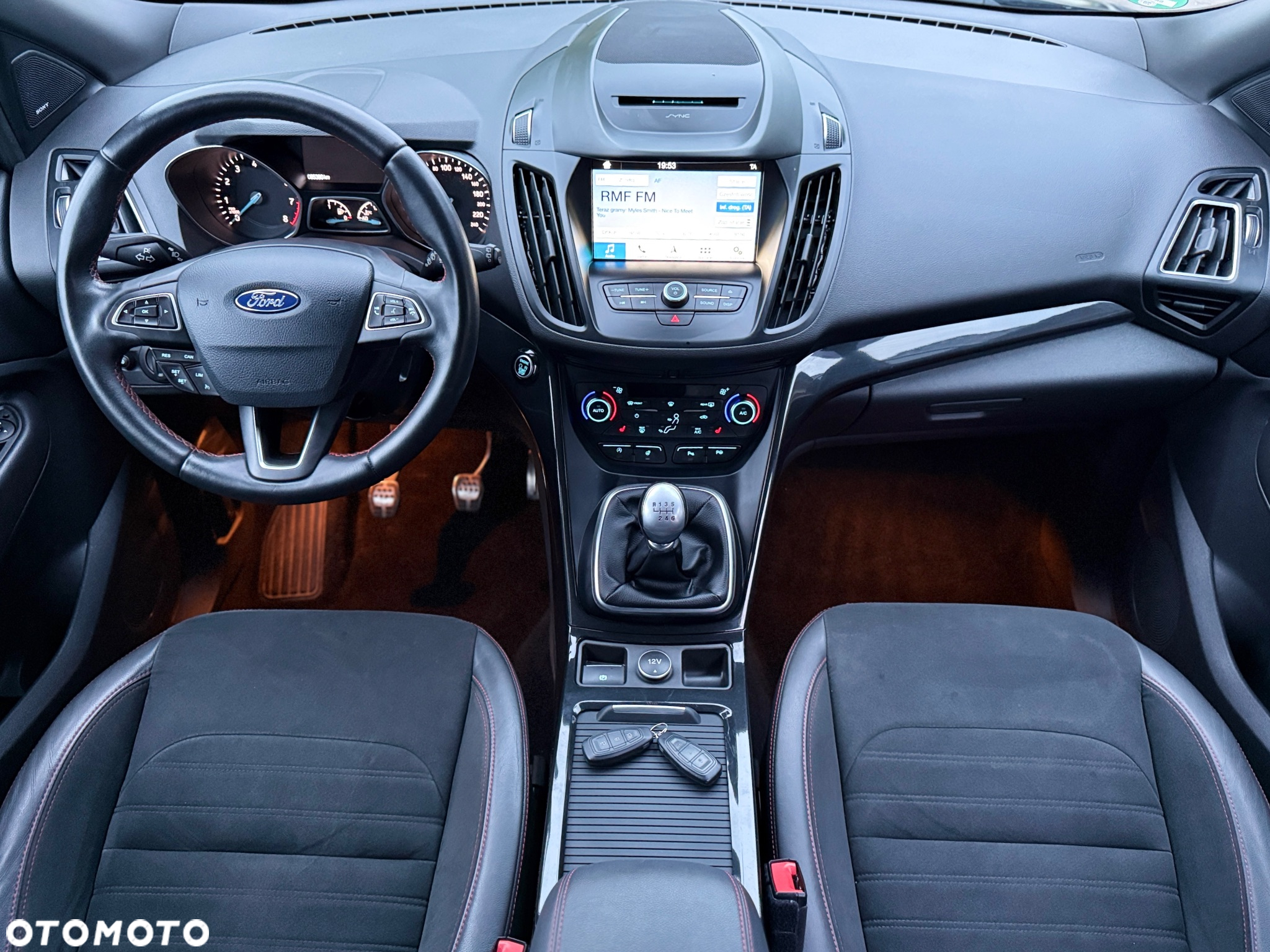 Ford Kuga 1.5 EcoBoost 2x4 ST-Line - 23