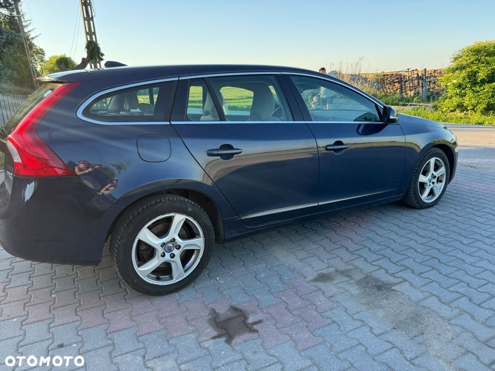 Volvo V60 D3 Momentum - 5