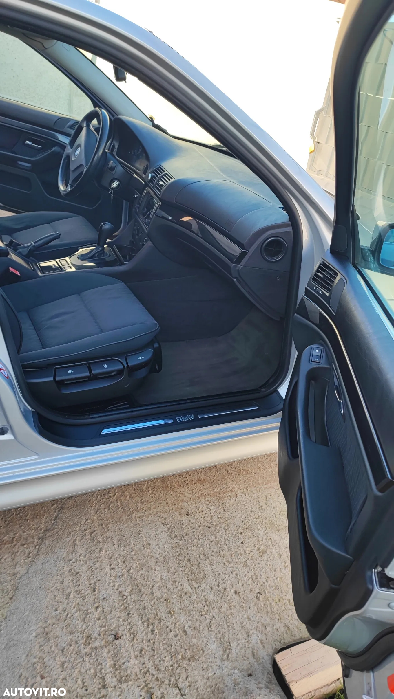 BMW Seria 5 525dA - 9