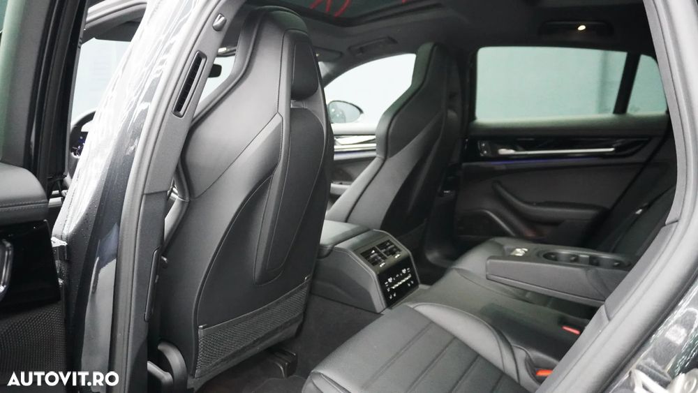 Porsche Panamera 4 - 10