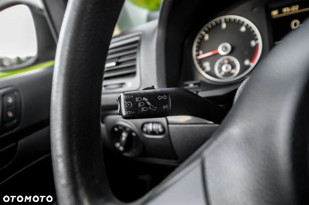 Volkswagen Jetta 1.6 TDI DPF Trendline - 21