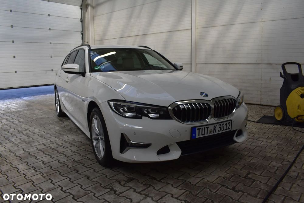 BMW Seria 3 320e Luxury Line - 4