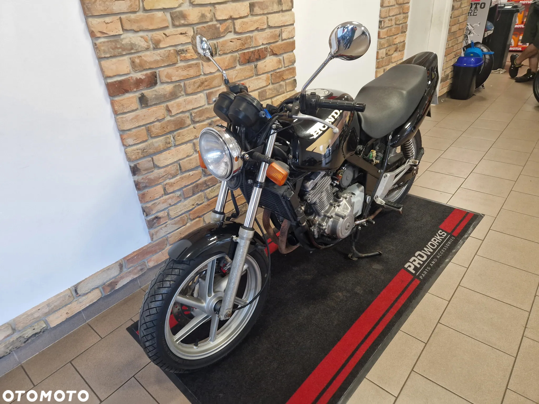 Honda CB - 8
