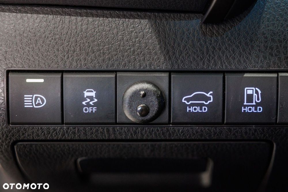 Toyota Camry 2.5 Hybrid Comfort CVT - 30