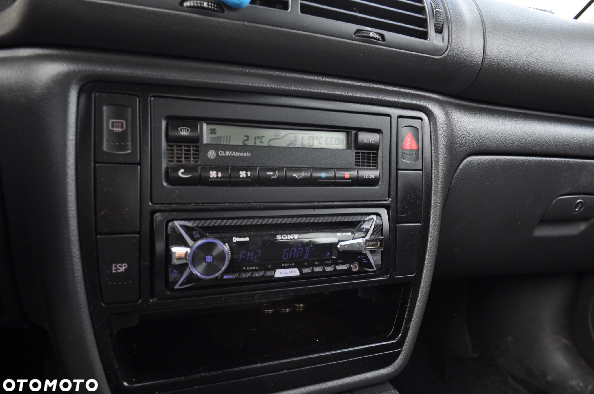 Volkswagen Passat 1.9 TDI Highline - 10