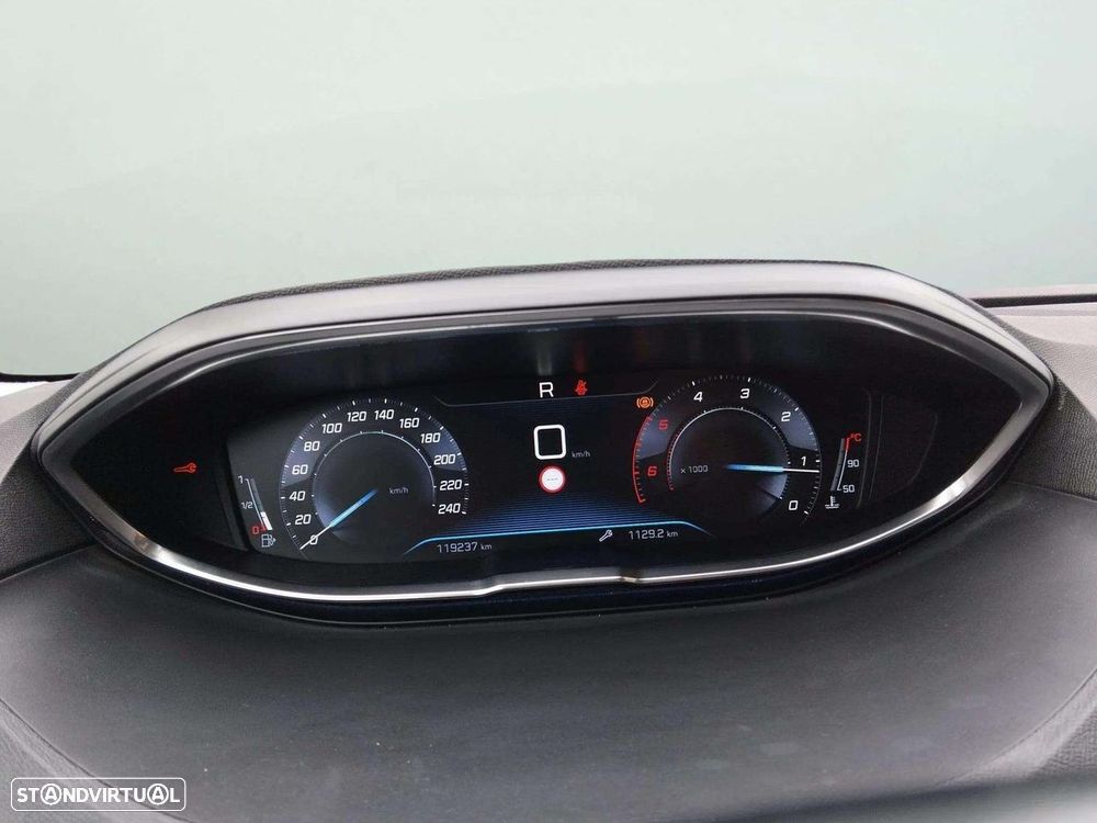 Peugeot 5008 1.5 BlueHDi Allure EAT8 - 13