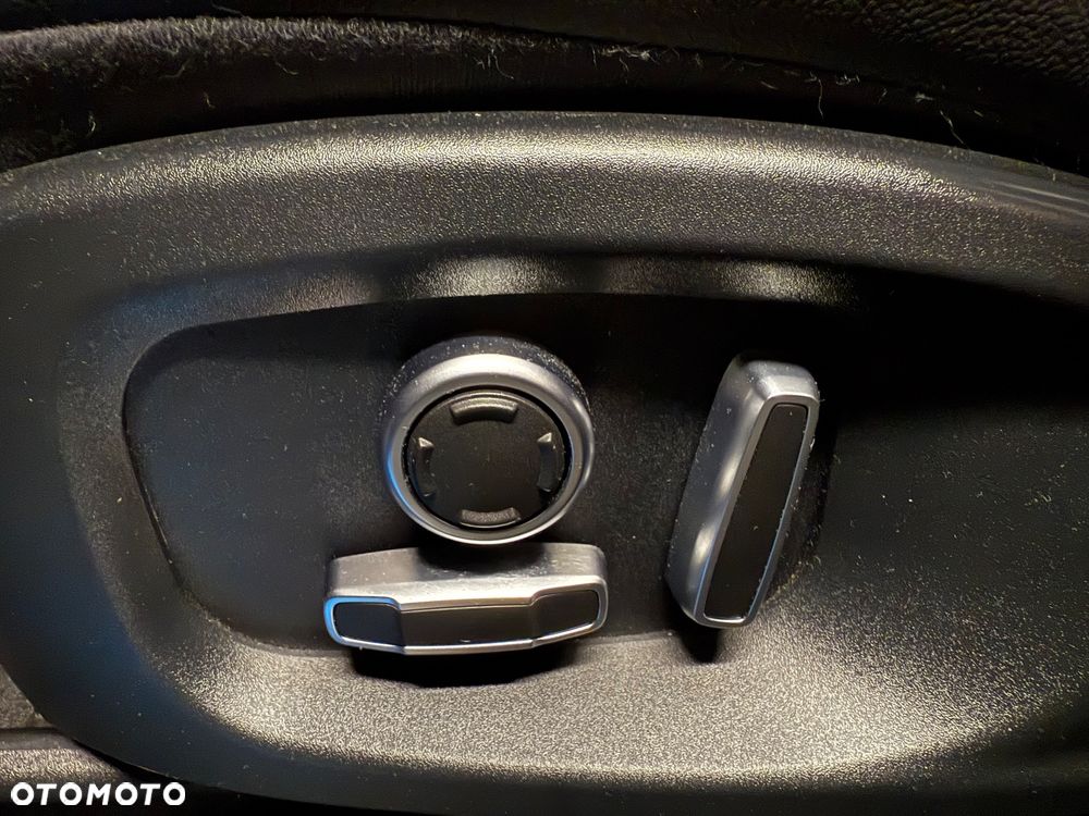 Jaguar F-Pace 2.0 i4D AWD R-Sport - 21