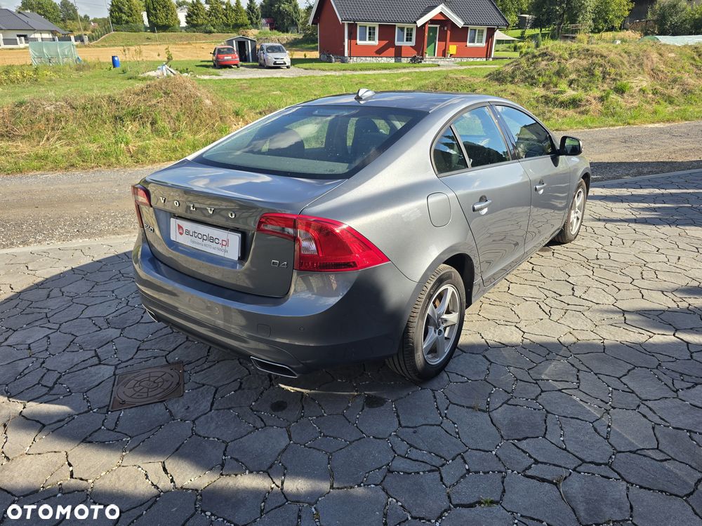 Volvo S60 D4 Drive-E Dynamic Edition (Momentum) - 8