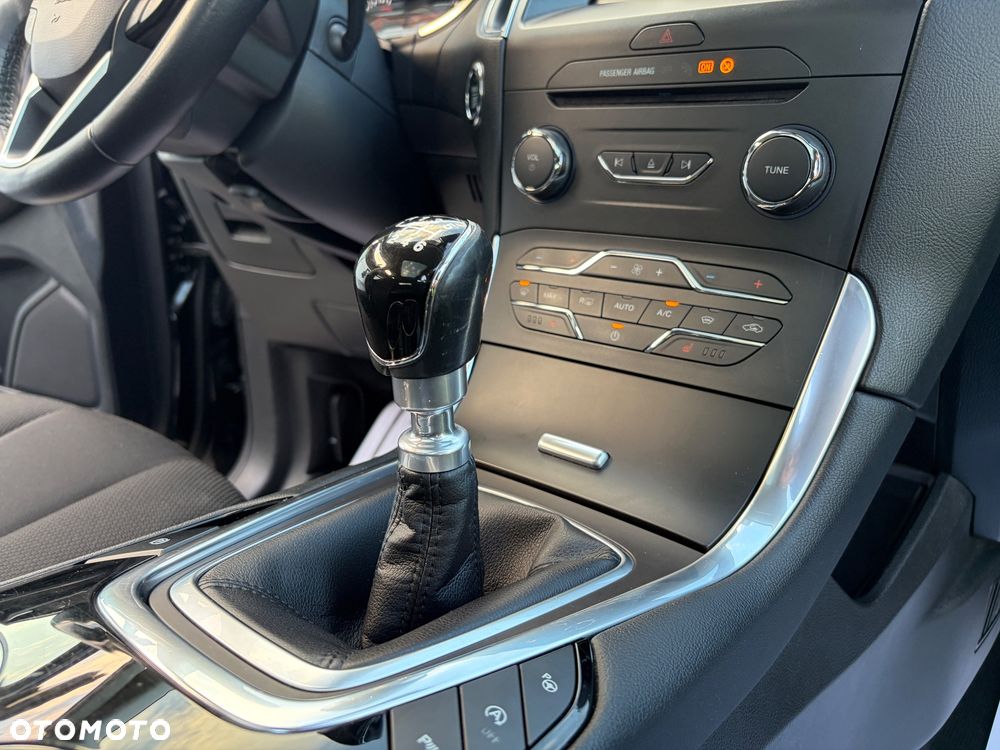 Ford S-Max 1.5 EcoBoost Titanium - 25
