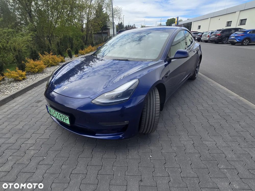 Tesla Model 3 - 1