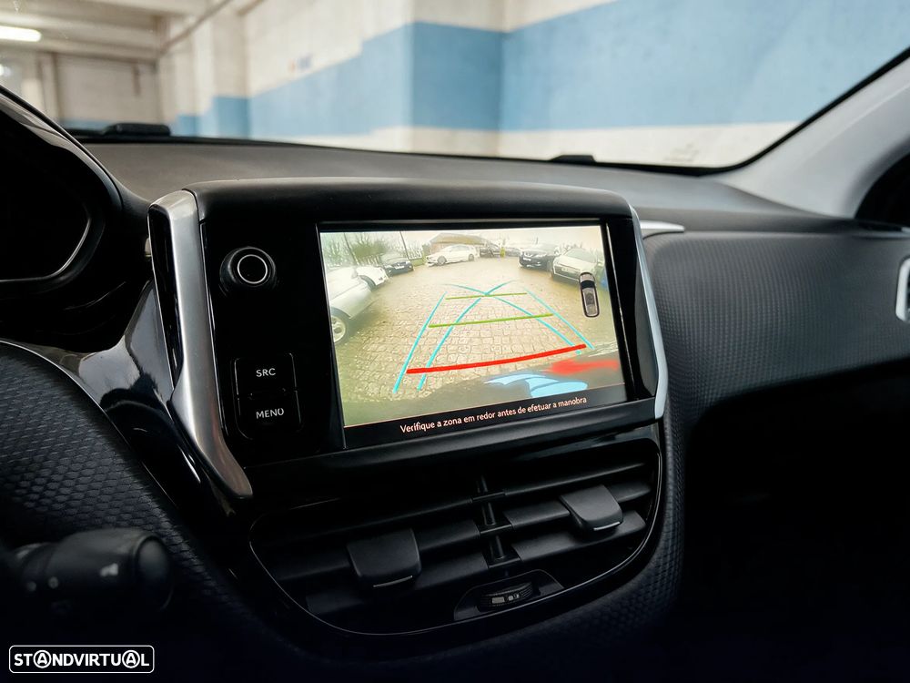 Peugeot 2008 1.2 PureTech Signature - 14