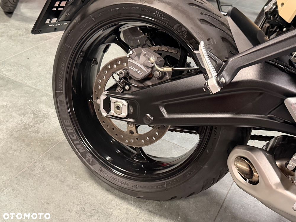 Triumph Trident - 14