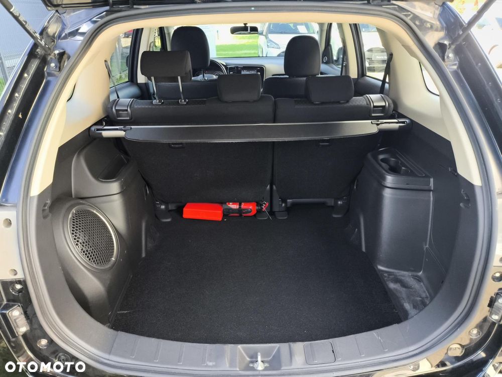 Mitsubishi Outlander - 10