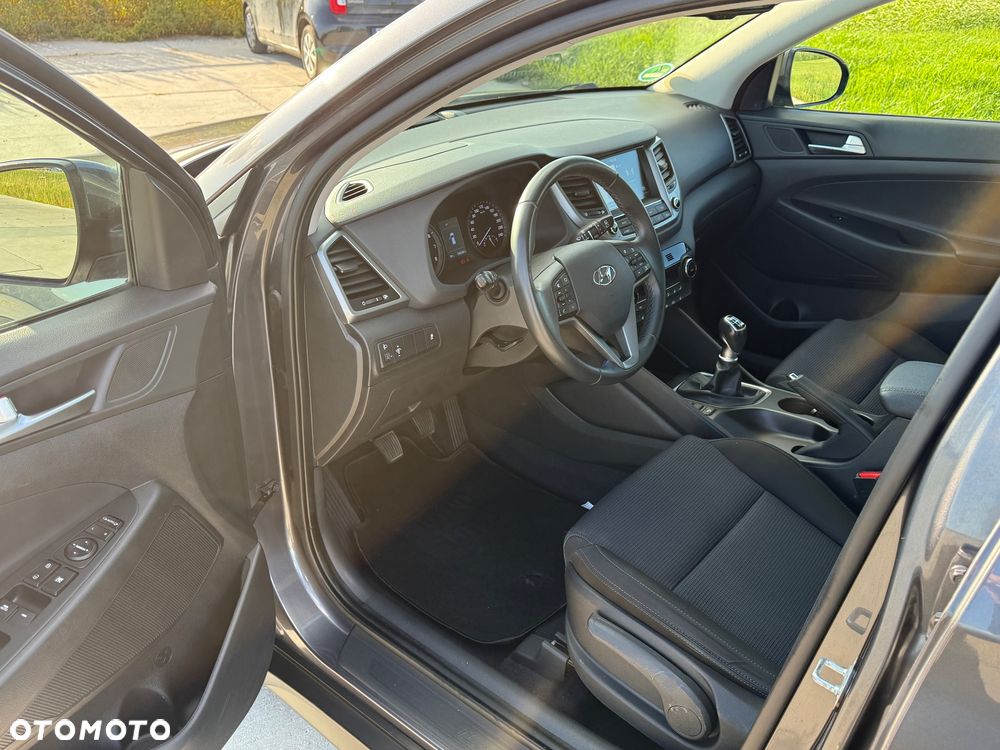 Hyundai Tucson 1.6 GDi 2WD Pure - 16