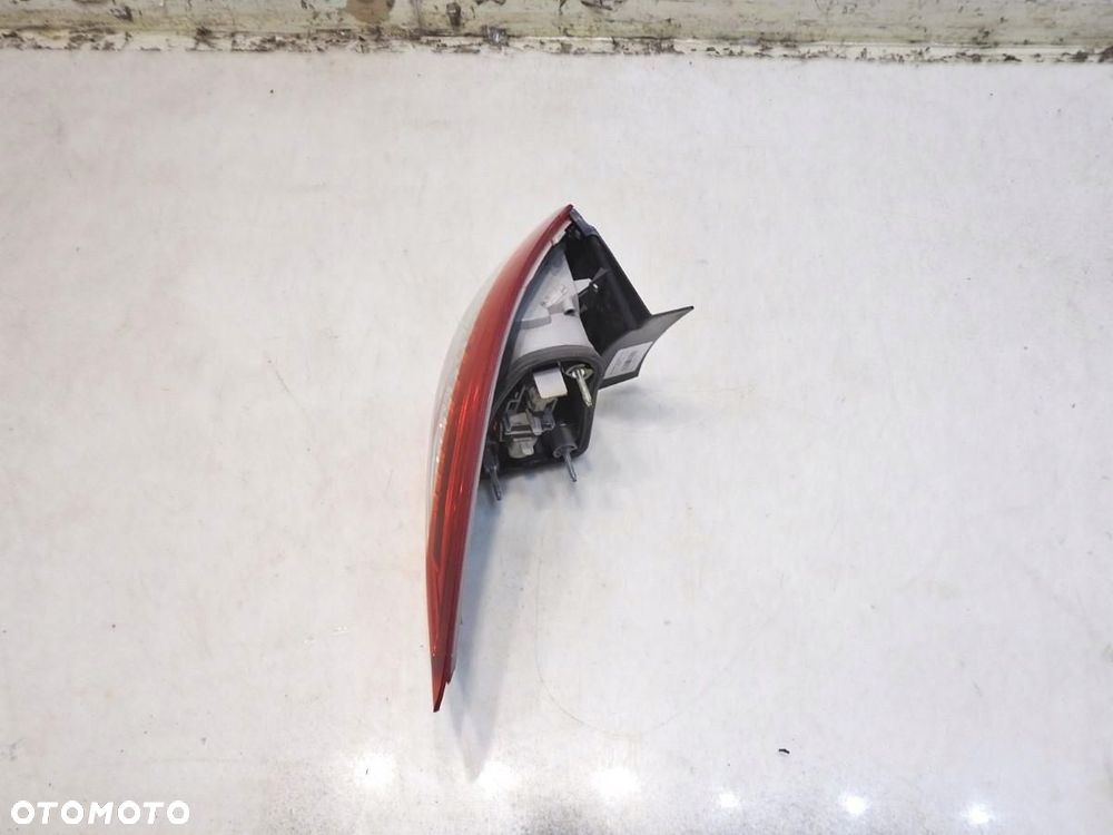 LAMPA PRAWA TYLNA TYŁ FORD MONDEO MK4 KOMBI 7S71-13404-B - 6