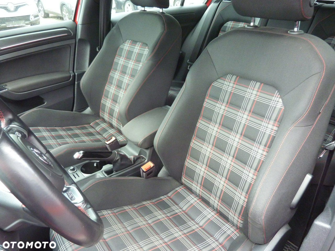 Volkswagen Golf - 13