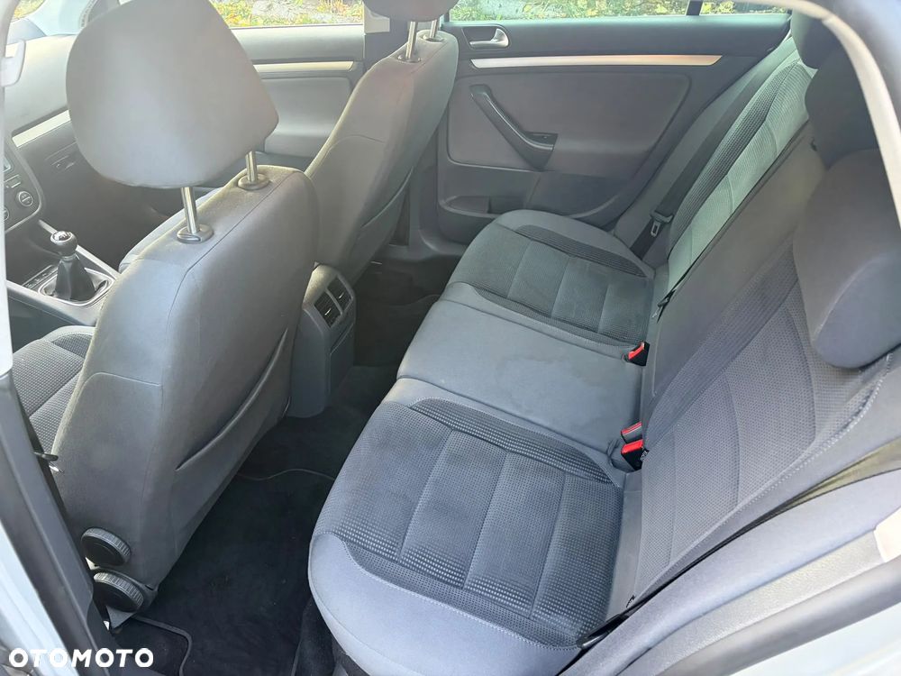 Volkswagen Golf - 27