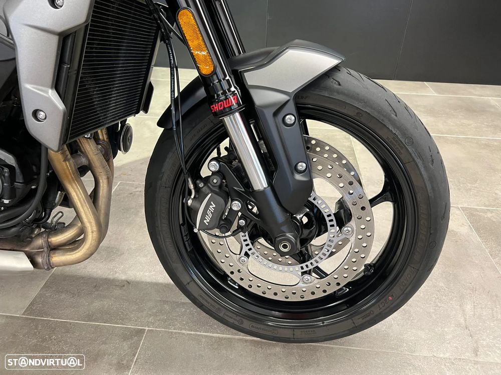 Triumph Trident - 3