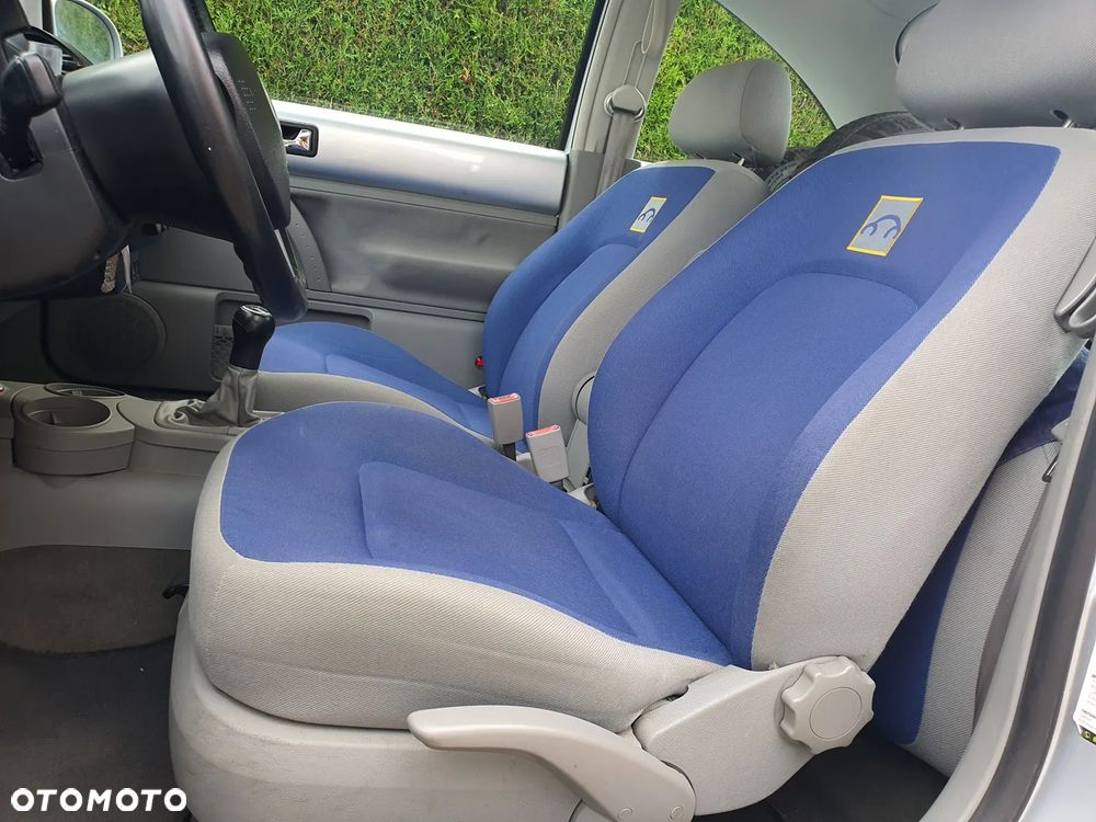 Volkswagen New Beetle - 16