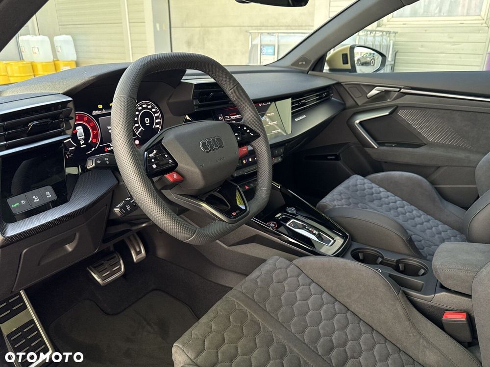 Audi RS3 Limousine - 10