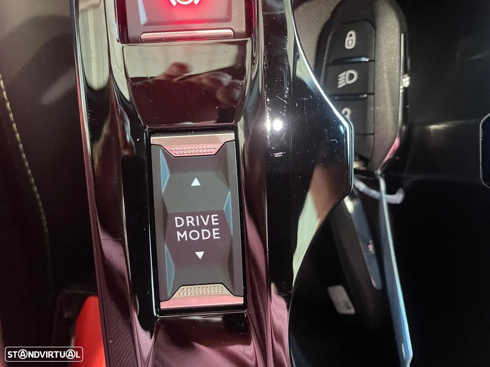 Peugeot 2008 1.2 PureTech GT Pack EAT8 - 24